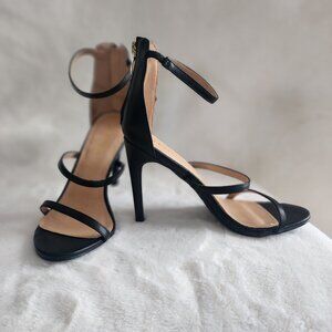 VENUS black strappy high heels size 7